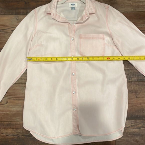 Medium Old Navy Light Pink Button Down Chambray Shirt - Picture 5 of 7